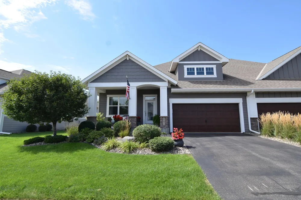 16671 Diamonte Path Lakeville, MN 55044