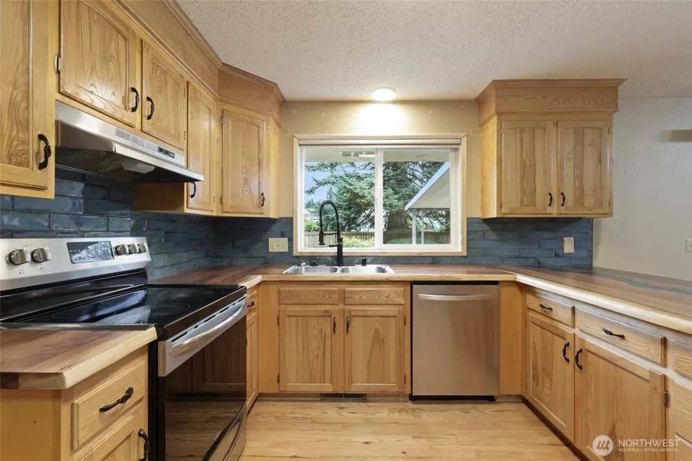102 W Adams Avenue Morton, WA 98356