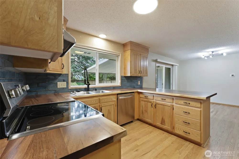 102 W Adams Avenue Morton, WA 98356