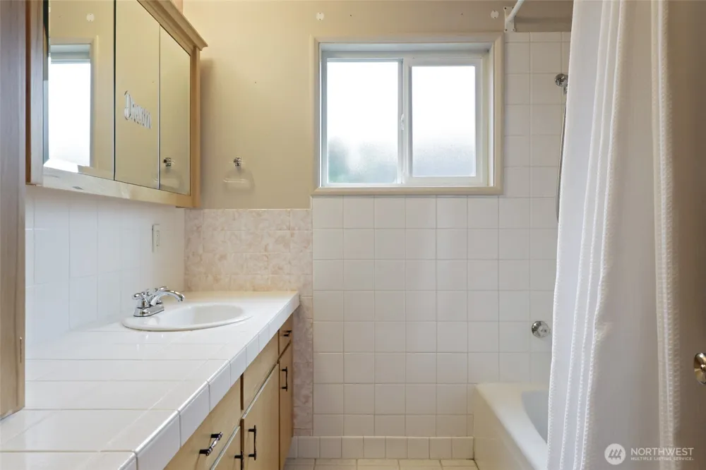 102 W Adams Avenue Morton, WA 98356