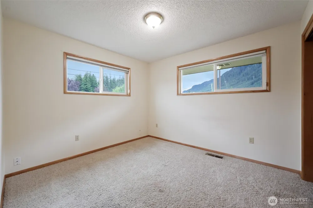 102 W Adams Avenue Morton, WA 98356