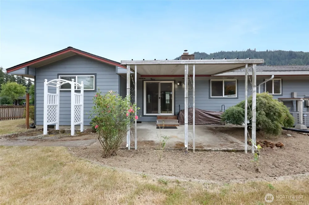 102 W Adams Avenue Morton, WA 98356