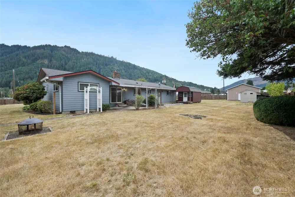 102 W Adams Avenue Morton, WA 98356
