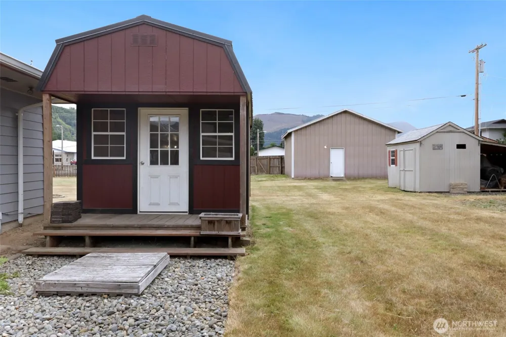 102 W Adams Avenue Morton, WA 98356