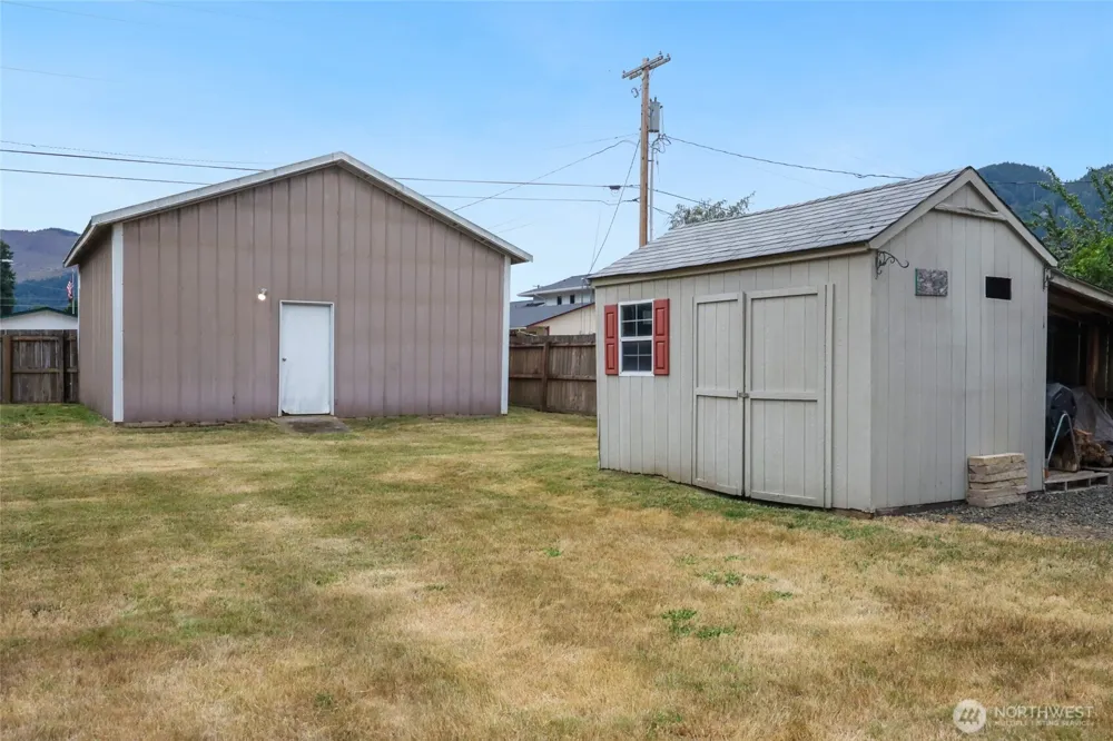 102 W Adams Avenue Morton, WA 98356