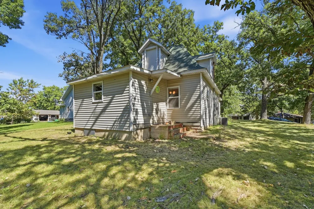 225 Cedar Street NE New London, MN 56273
