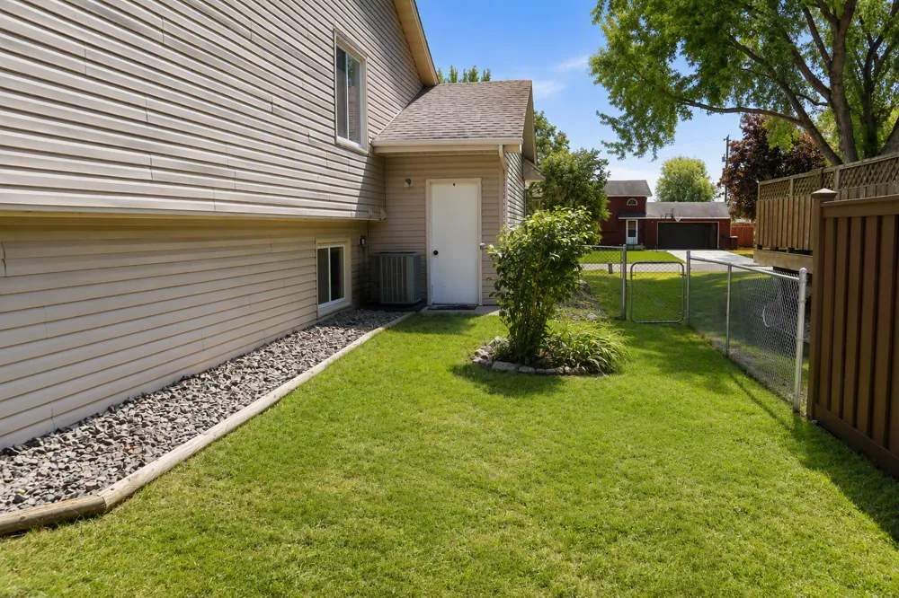 8214 109th Place Champlin, MN 55316