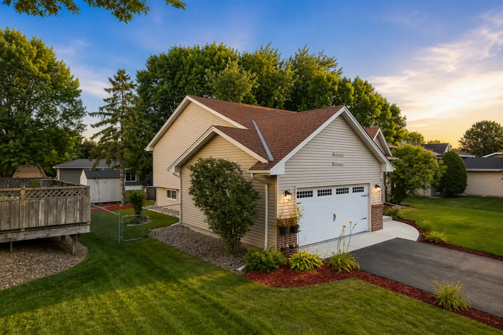 8214 109th Place Champlin, MN 55316