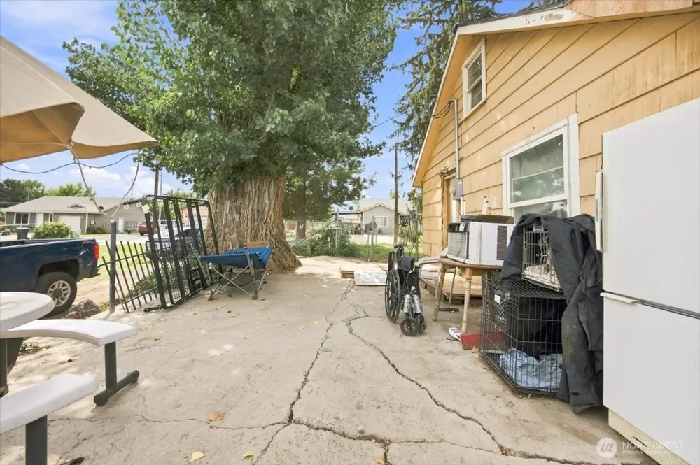 703 5th Street Grandview, WA 98930