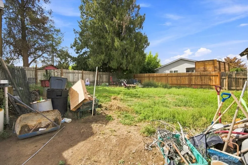 703 5th Street Grandview, WA 98930