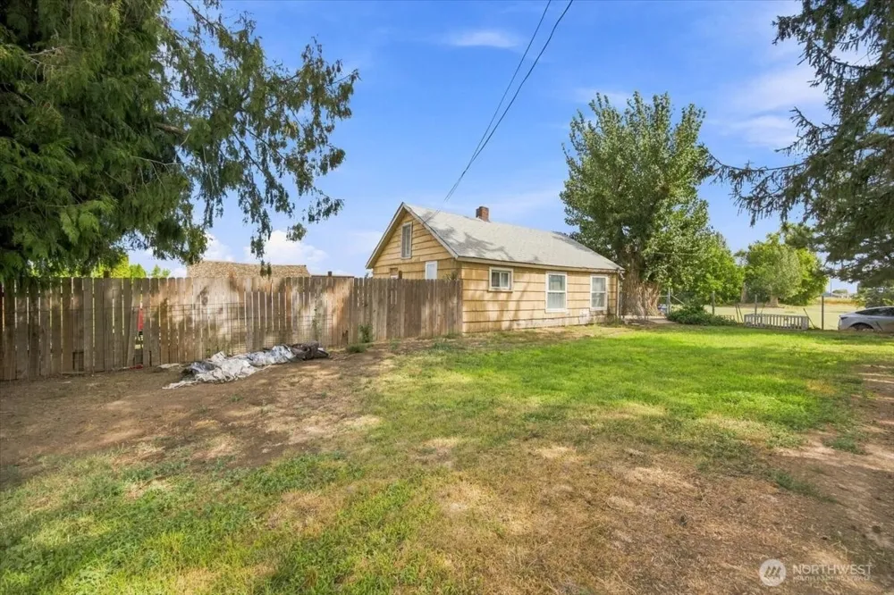 703 5th Street Grandview, WA 98930