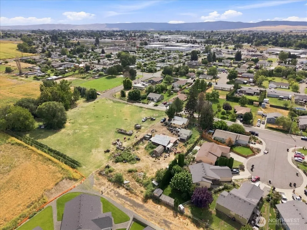 703 5th Street Grandview, WA 98930