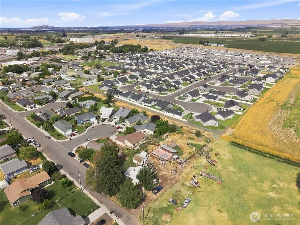 703 5th Street Grandview, WA 98930