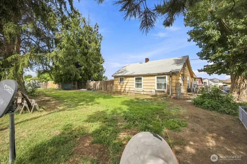 703 5th Street Grandview, WA 98930