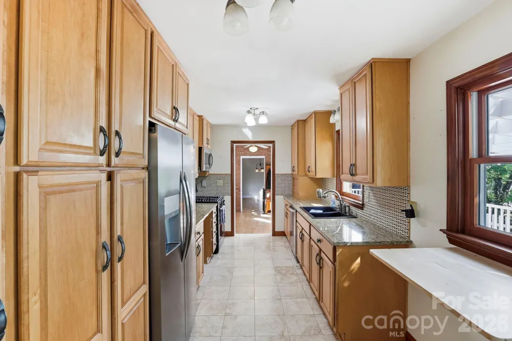 121 Wells Street Hendersonville, NC 28739