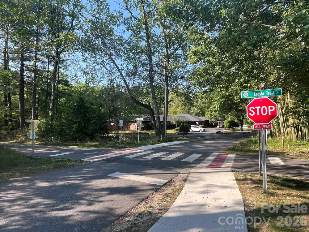 121 Wells Street Hendersonville, NC 28739