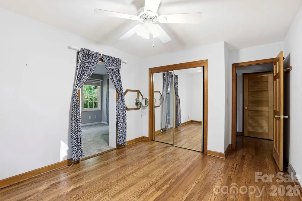 121 Wells Street Hendersonville, NC 28739