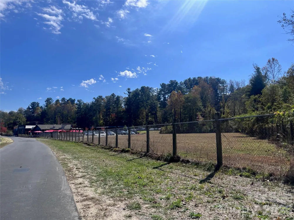 121 Wells Street Hendersonville, NC 28739