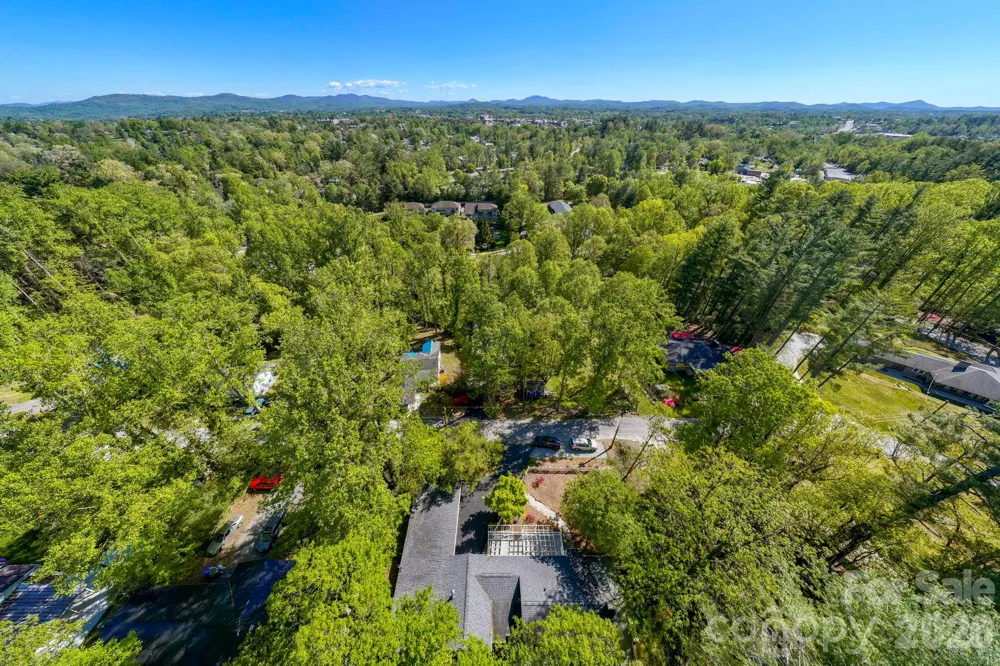 121 Wells Street Hendersonville, NC 28739