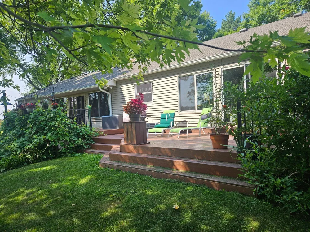 16474 Lake Avenue Paynesville, MN 56362