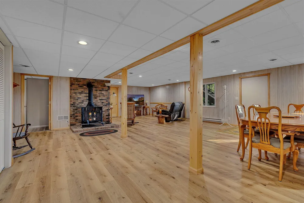 16474 Lake Avenue Paynesville, MN 56362
