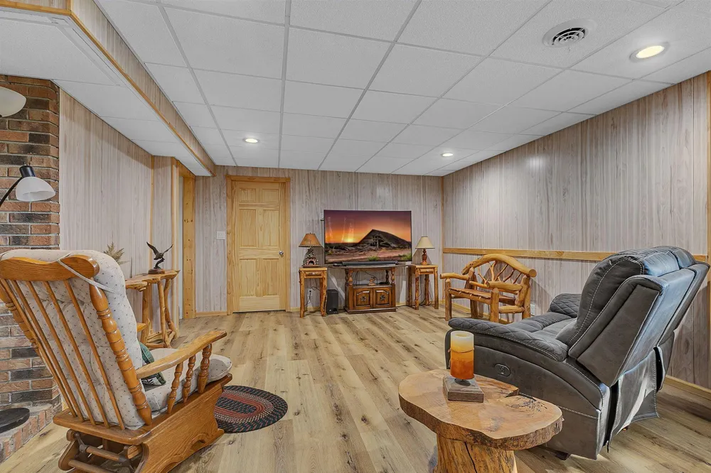 16474 Lake Avenue Paynesville, MN 56362