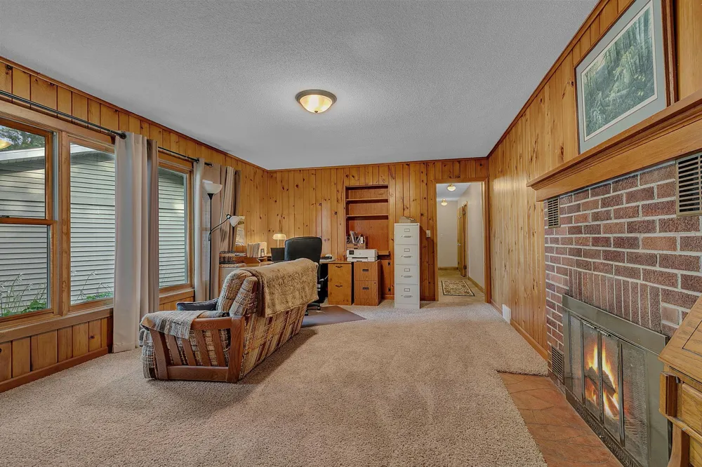16474 Lake Avenue Paynesville, MN 56362