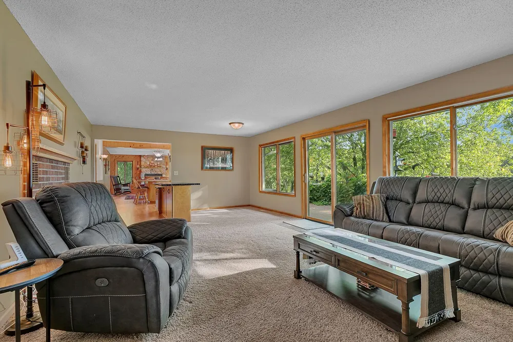 16474 Lake Avenue Paynesville, MN 56362
