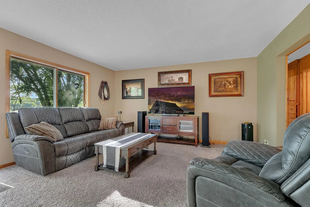 16474 Lake Avenue Paynesville, MN 56362