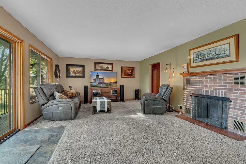 16474 Lake Avenue Paynesville, MN 56362