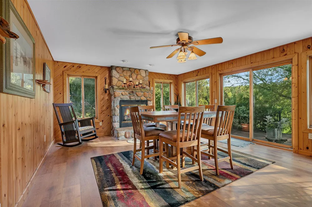 16474 Lake Avenue Paynesville, MN 56362