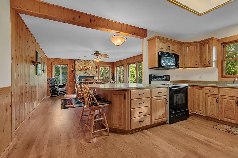 16474 Lake Avenue Paynesville, MN 56362