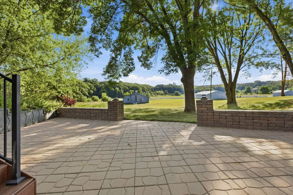 16474 Lake Avenue Paynesville, MN 56362