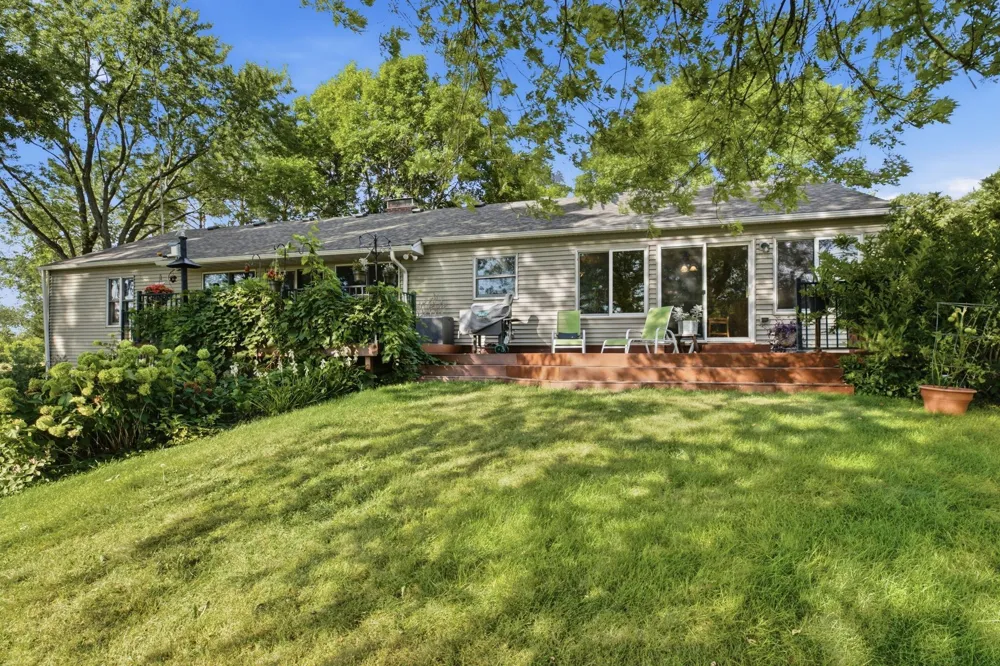 16474 Lake Avenue Paynesville, MN 56362