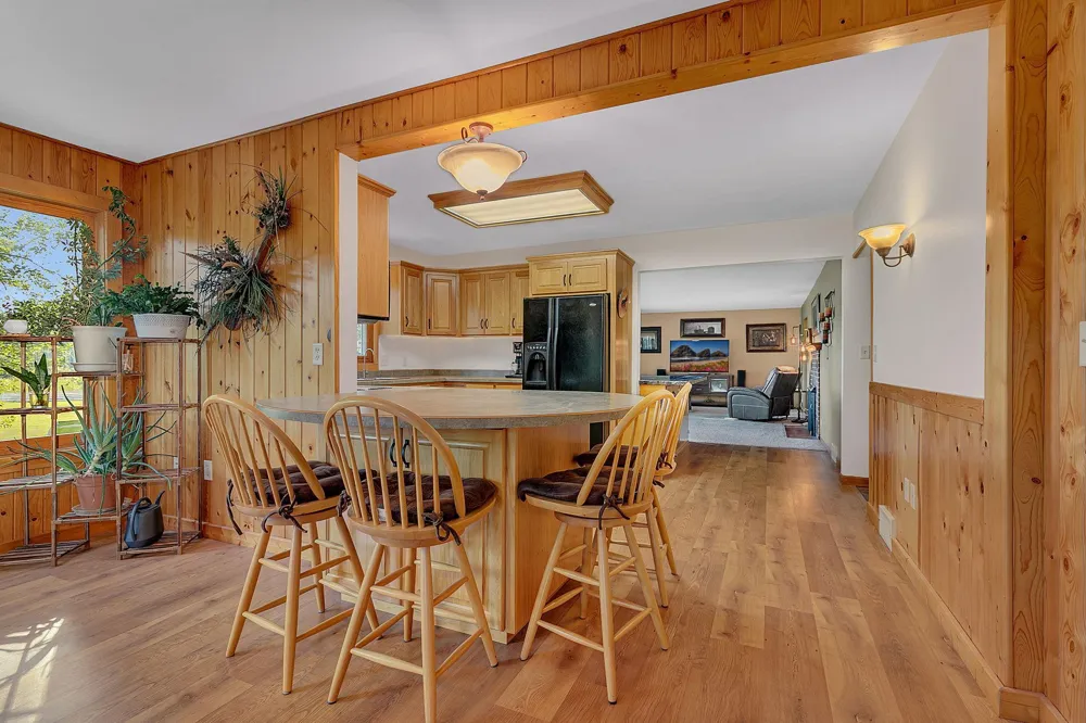 16474 Lake Avenue Paynesville, MN 56362