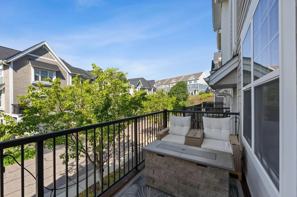 15593 Early Bird Circle #307 Apple Valley, MN 55124