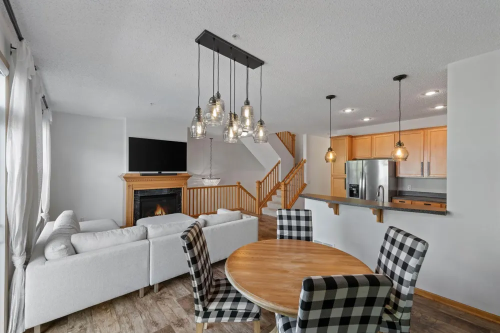 15593 Early Bird Circle #307 Apple Valley, MN 55124