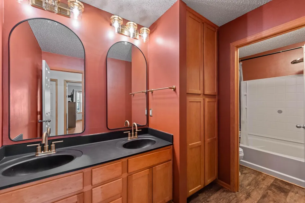 15593 Early Bird Circle #307 Apple Valley, MN 55124