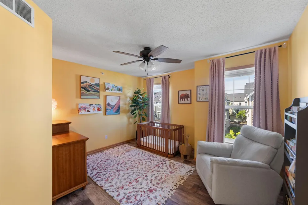 15593 Early Bird Circle #307 Apple Valley, MN 55124