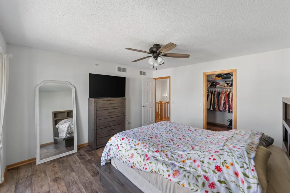 15593 Early Bird Circle #307 Apple Valley, MN 55124