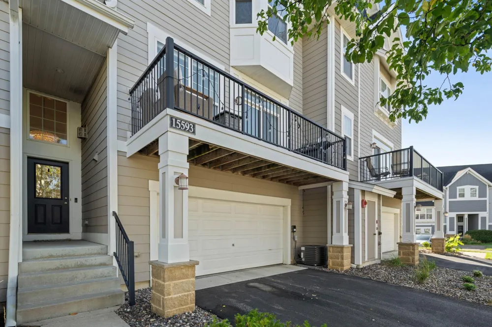 15593 Early Bird Circle #307 Apple Valley, MN 55124
