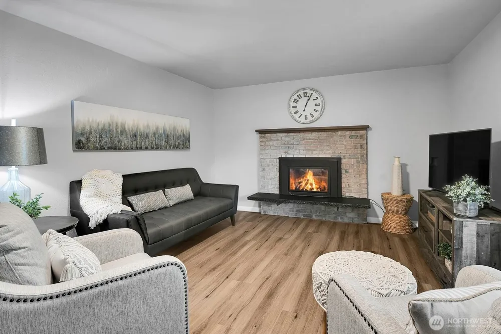 16815 25th Avenue SE Bothell, WA 98012