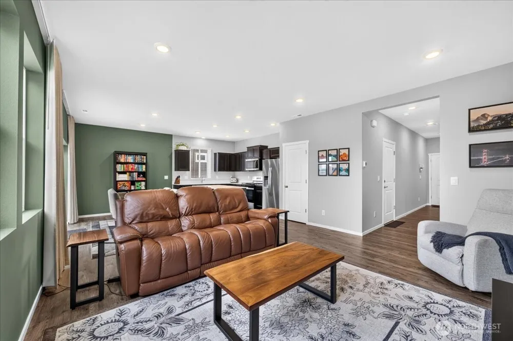 1033 SW Pendleton Way Port Orchard, WA 98367