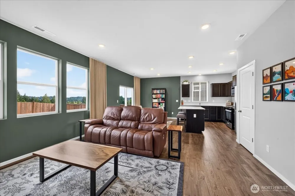 1033 SW Pendleton Way Port Orchard, WA 98367