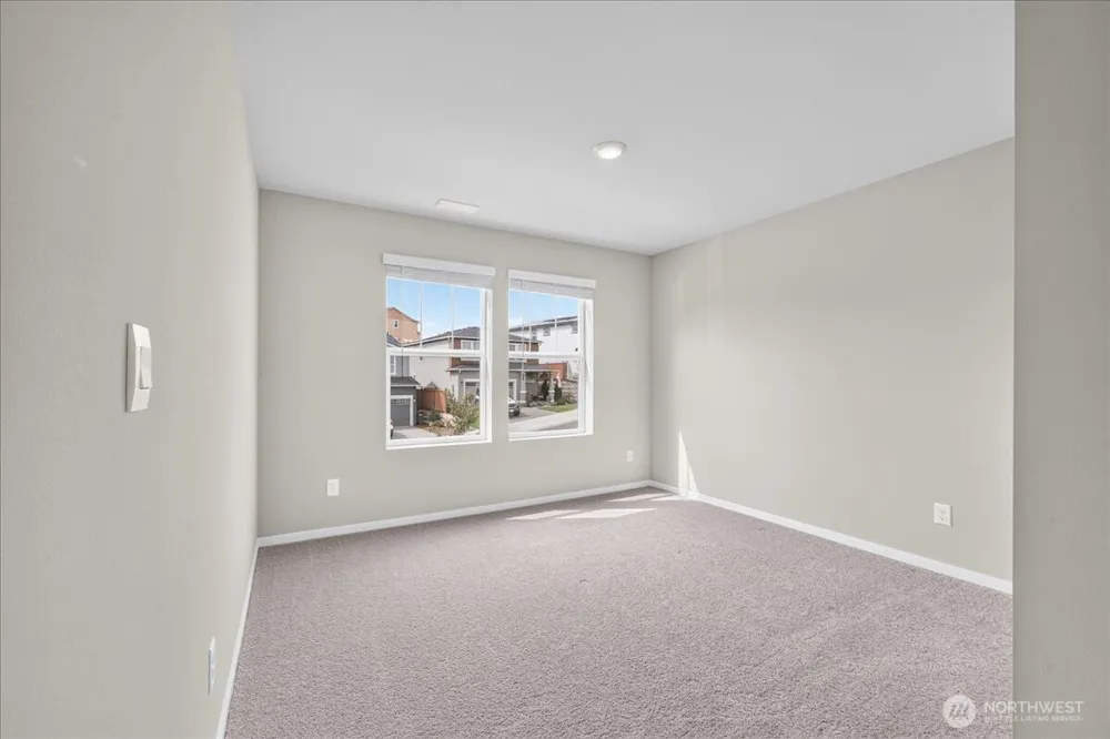 1033 SW Pendleton Way Port Orchard, WA 98367