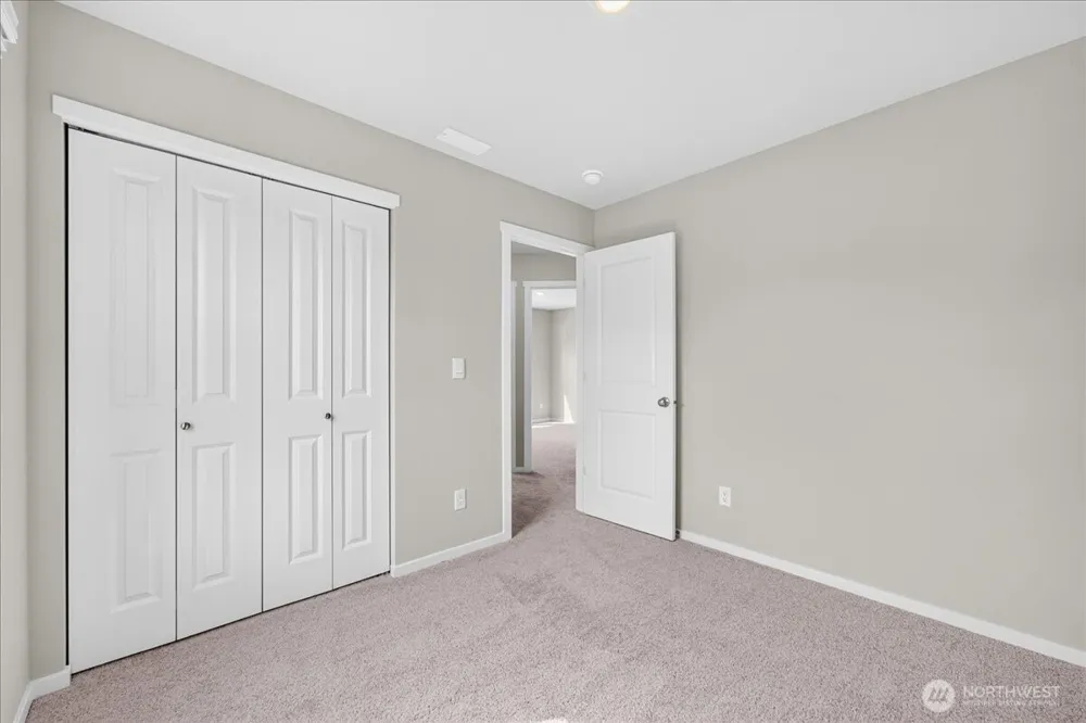 1033 SW Pendleton Way Port Orchard, WA 98367