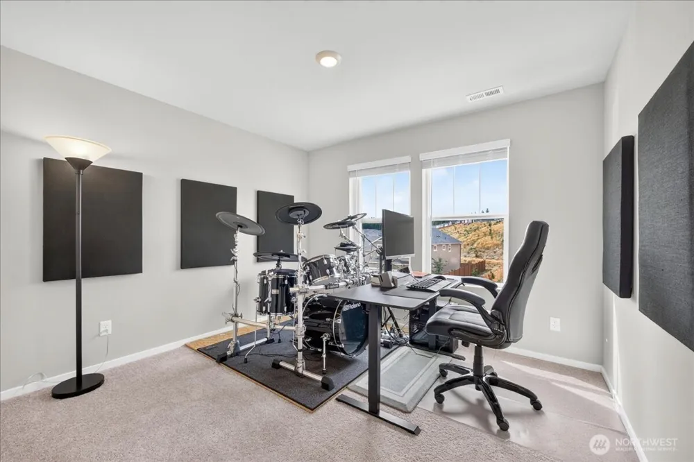 1033 SW Pendleton Way Port Orchard, WA 98367