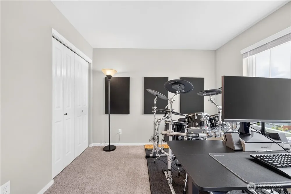 1033 SW Pendleton Way Port Orchard, WA 98367