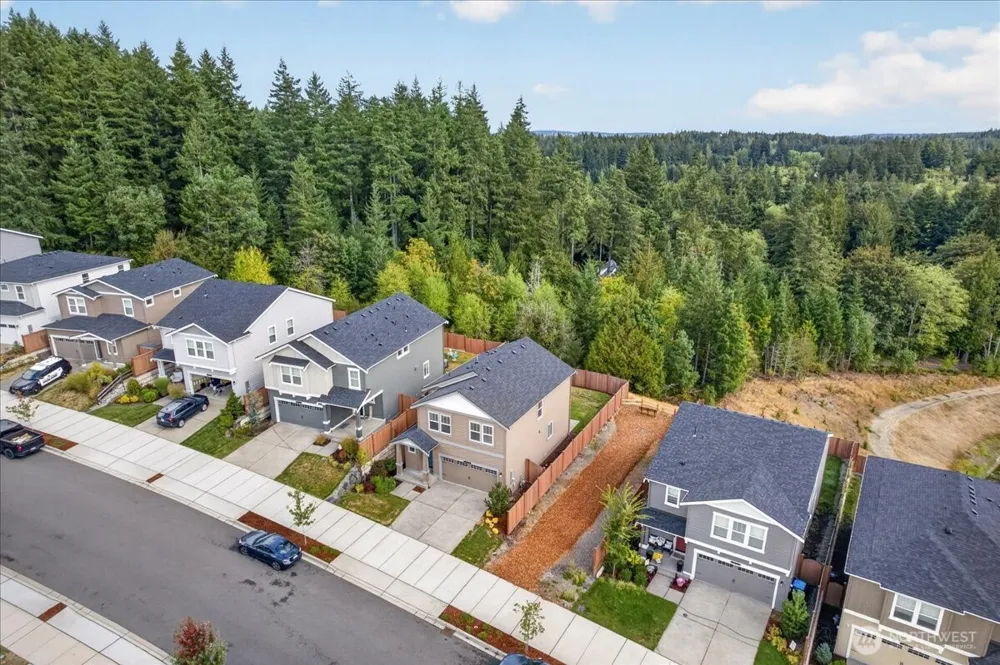 1033 SW Pendleton Way Port Orchard, WA 98367