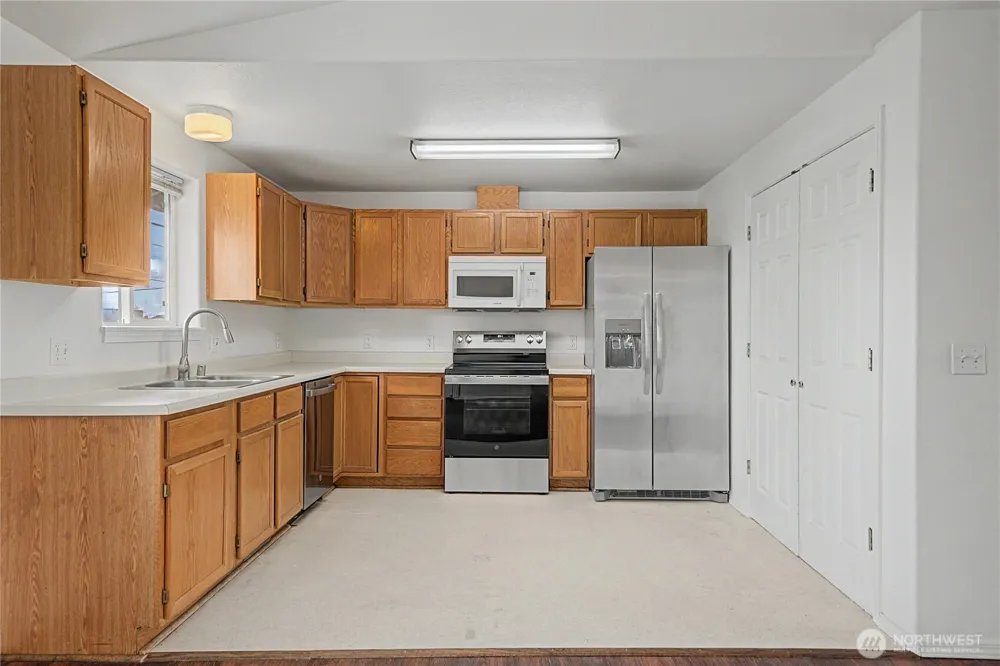 824 E Hayden Drive Moses Lake, WA 98837